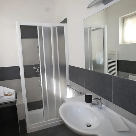 Cascina Nel Bosco كانوبيو