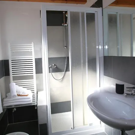 Cascina Nel Bosco كانوبيو