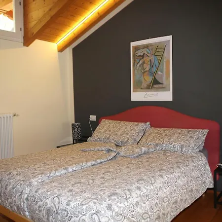 بيت ضيافة Cascina Nel Bosco كانوبيو