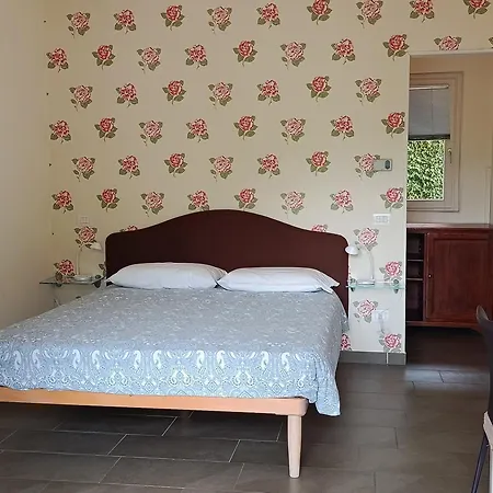 Cascina Nel Bosco كانوبيو
