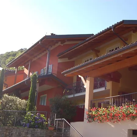 بيت ضيافة Cascina Nel Bosco