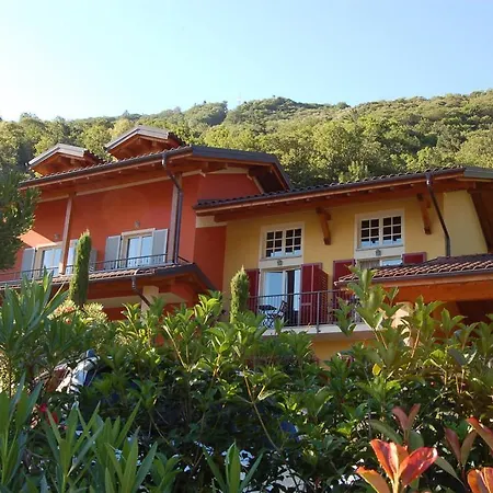 Cascina Nel Bosco كانوبيو