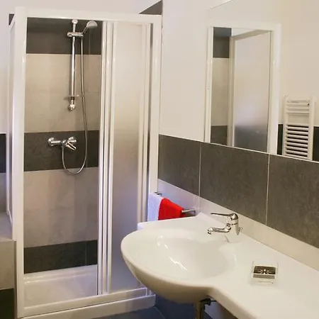 Cascina Nel Bosco كانوبيو