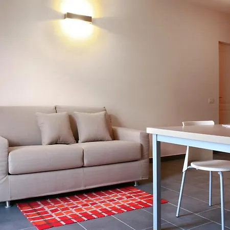 Cascina Nel Bosco كانوبيو